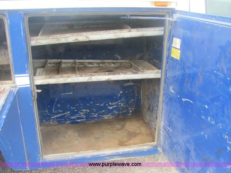 image for item 6954 2006 Ford F350 XL Super Duty pickup truck