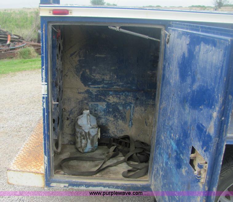 image for item 6954 2006 Ford F350 XL Super Duty pickup truck