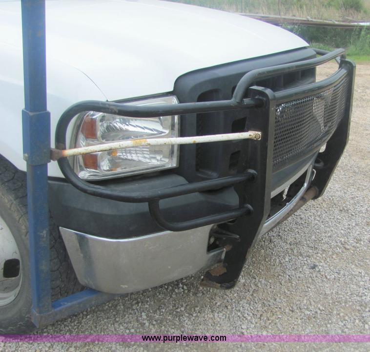 image for item 6954 2006 Ford F350 XL Super Duty pickup truck