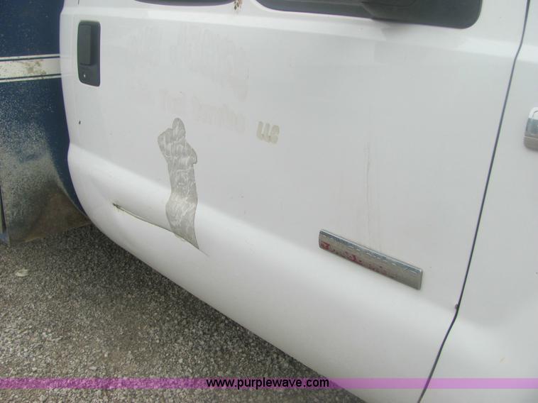image for item 6954 2006 Ford F350 XL Super Duty pickup truck
