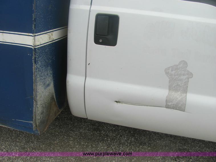 image for item 6954 2006 Ford F350 XL Super Duty pickup truck