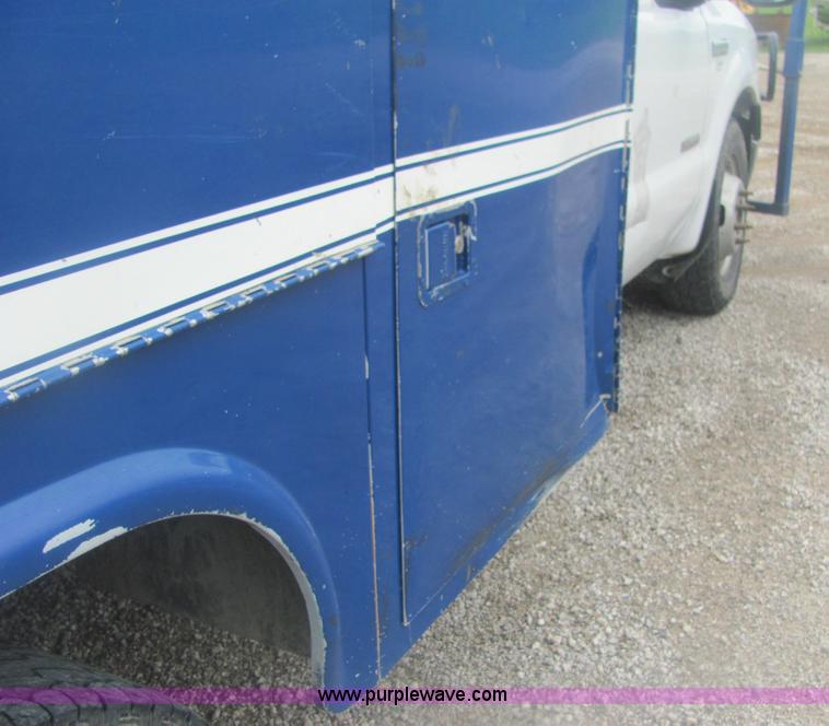 image for item 6954 2006 Ford F350 XL Super Duty pickup truck