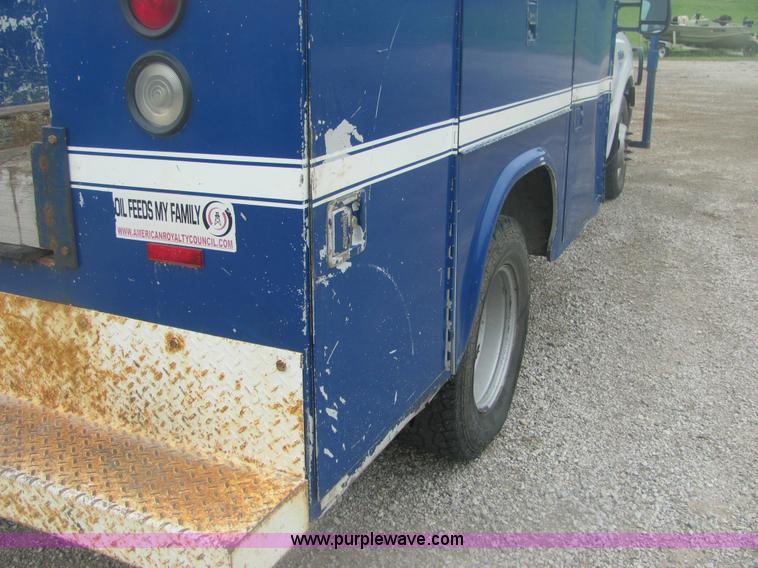 image for item 6954 2006 Ford F350 XL Super Duty pickup truck