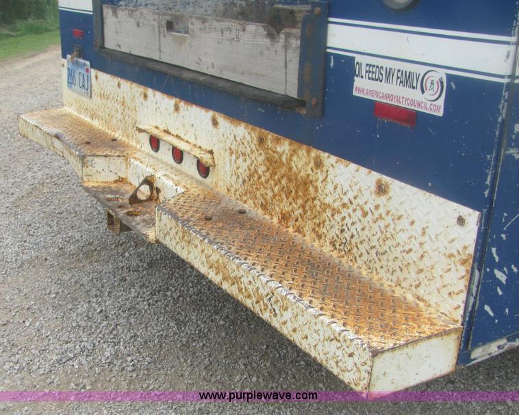 image for item 6954 2006 Ford F350 XL Super Duty pickup truck