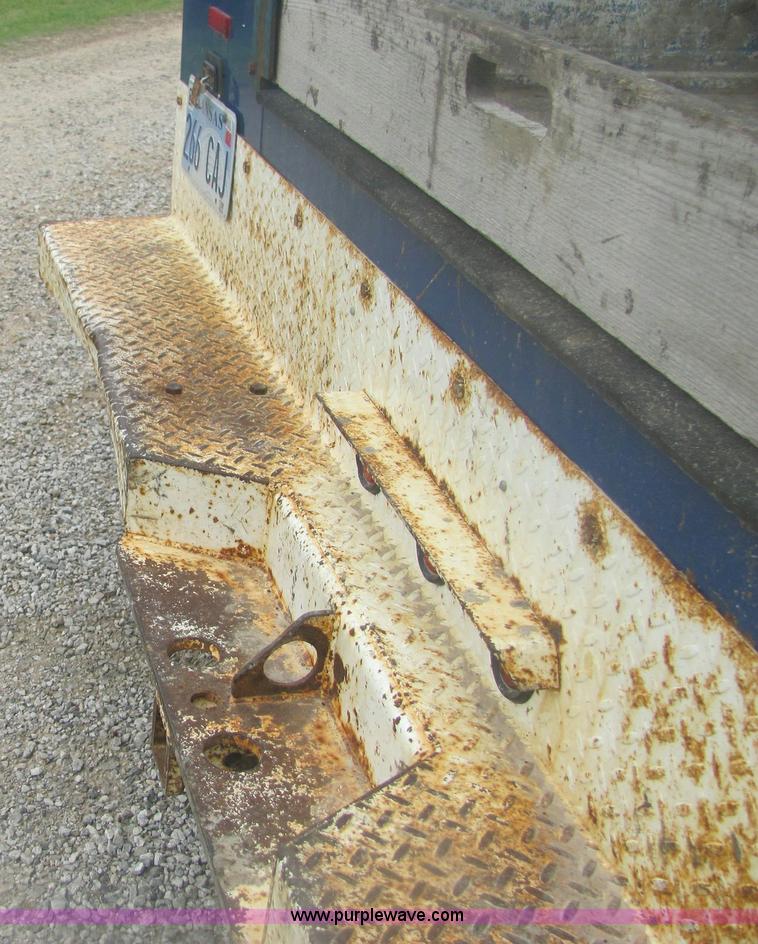 image for item 6954 2006 Ford F350 XL Super Duty pickup truck