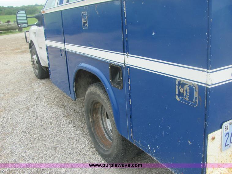 image for item 6954 2006 Ford F350 XL Super Duty pickup truck