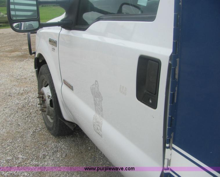 image for item 6954 2006 Ford F350 XL Super Duty pickup truck