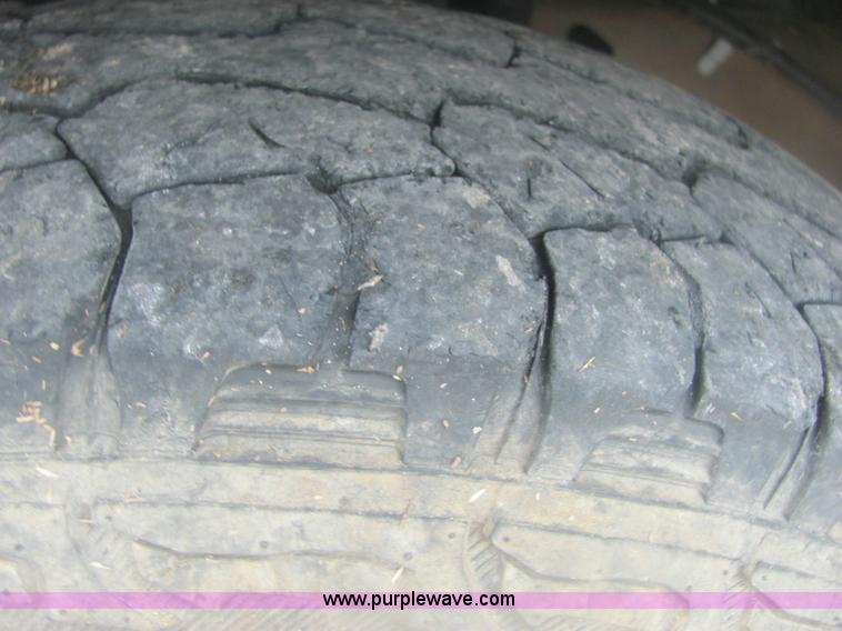 image for item 6954 2006 Ford F350 XL Super Duty pickup truck