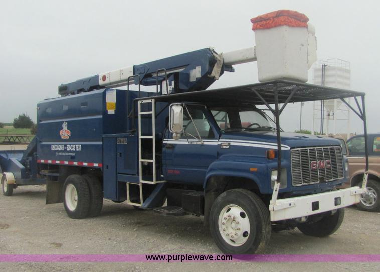 image for item 6956 1998 GMC C7500 bucket truck