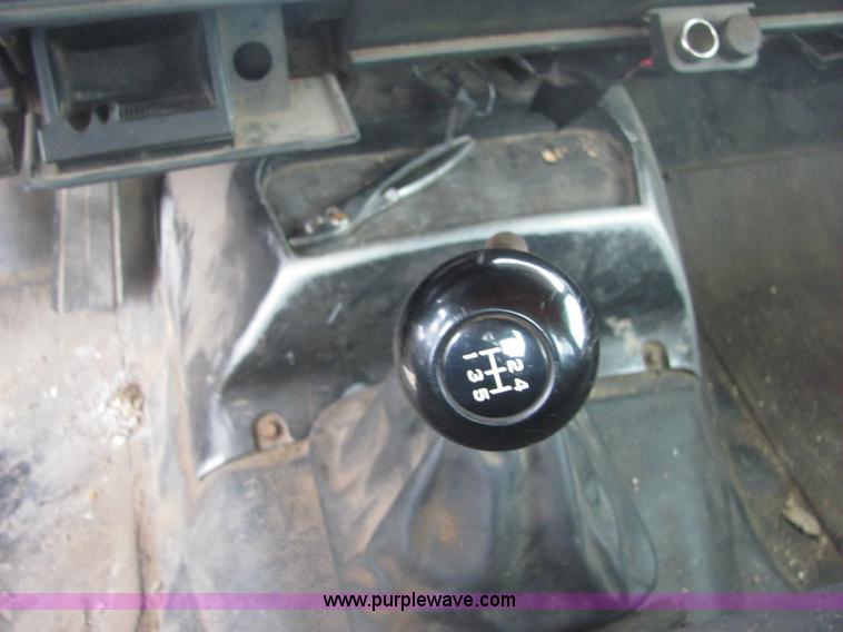 image for item 6956 1998 GMC C7500 bucket truck