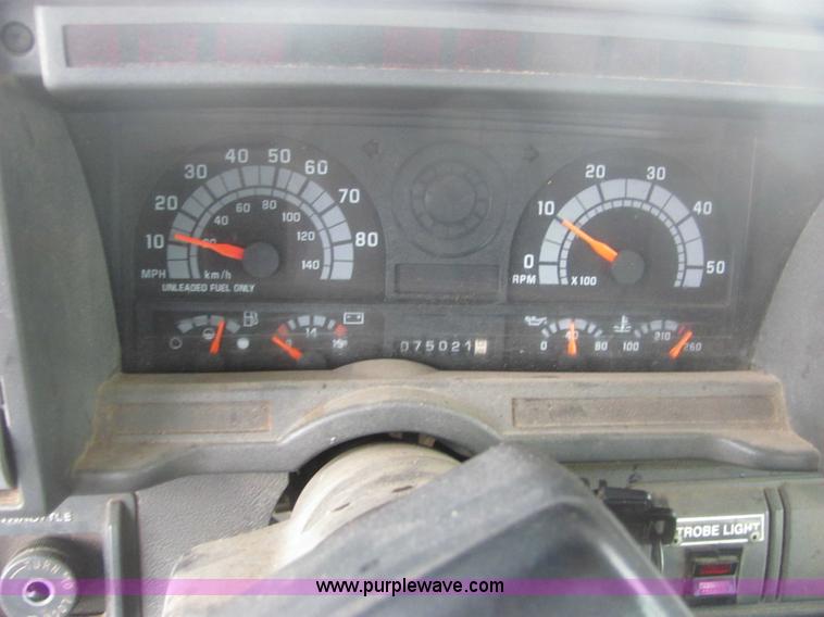 image for item 6956 1998 GMC C7500 bucket truck