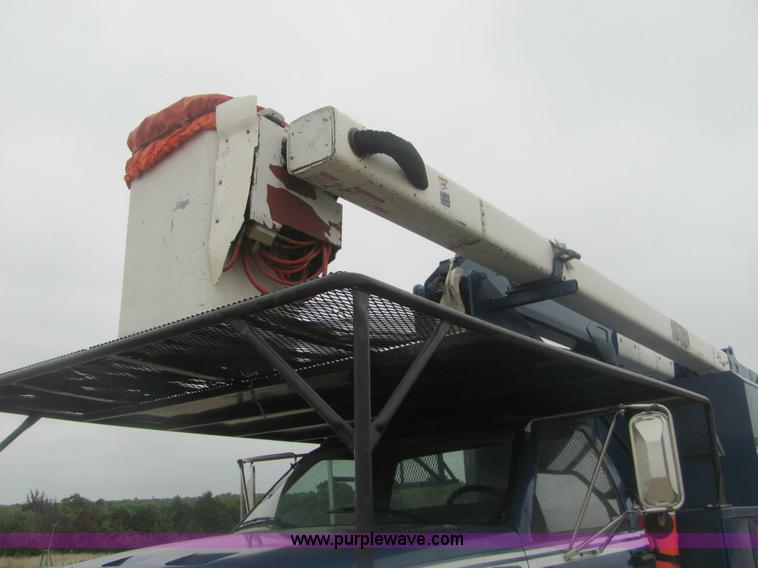 image for item 6956 1998 GMC C7500 bucket truck