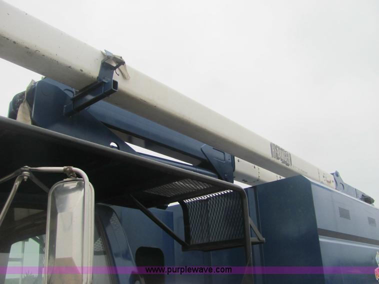 image for item 6956 1998 GMC C7500 bucket truck