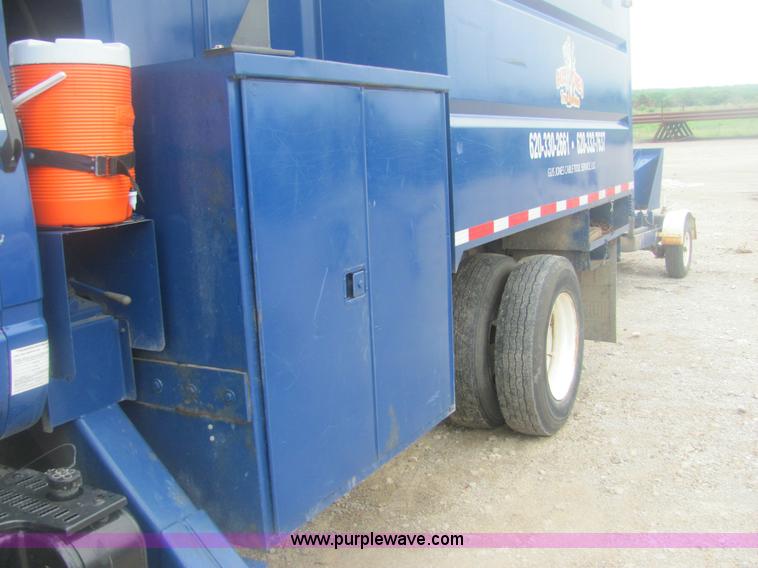 image for item 6956 1998 GMC C7500 bucket truck