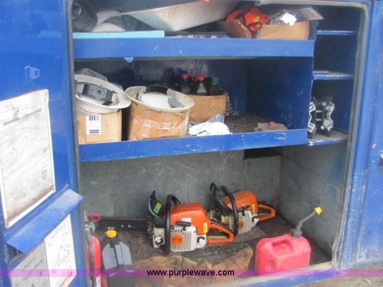 image for item 6956 1998 GMC C7500 bucket truck