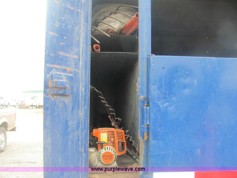 image for item 6956 1998 GMC C7500 bucket truck