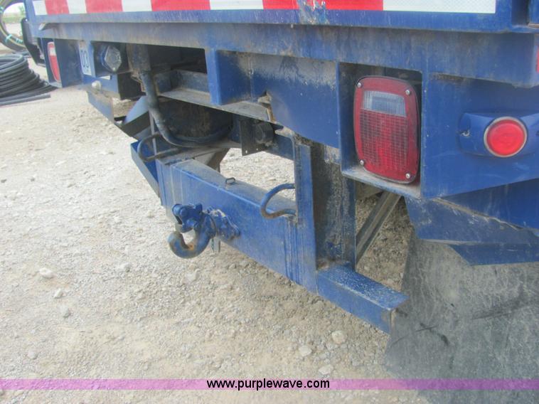 image for item 6956 1998 GMC C7500 bucket truck