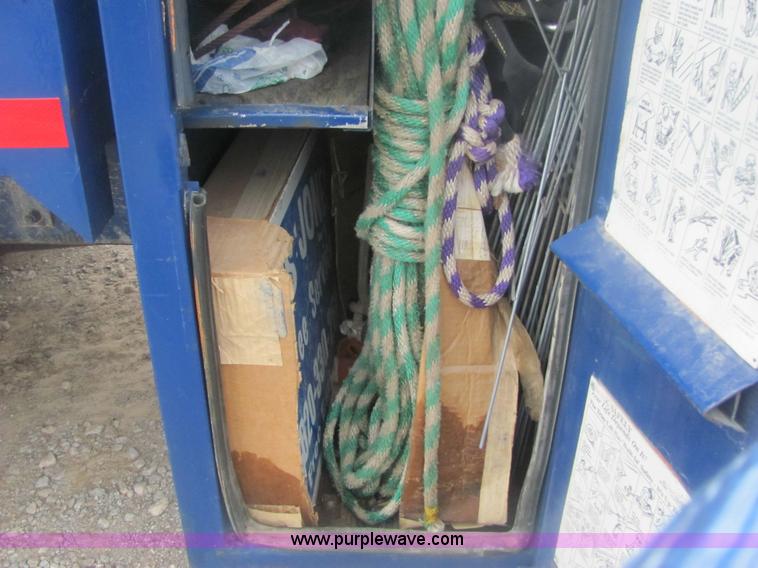 image for item 6956 1998 GMC C7500 bucket truck