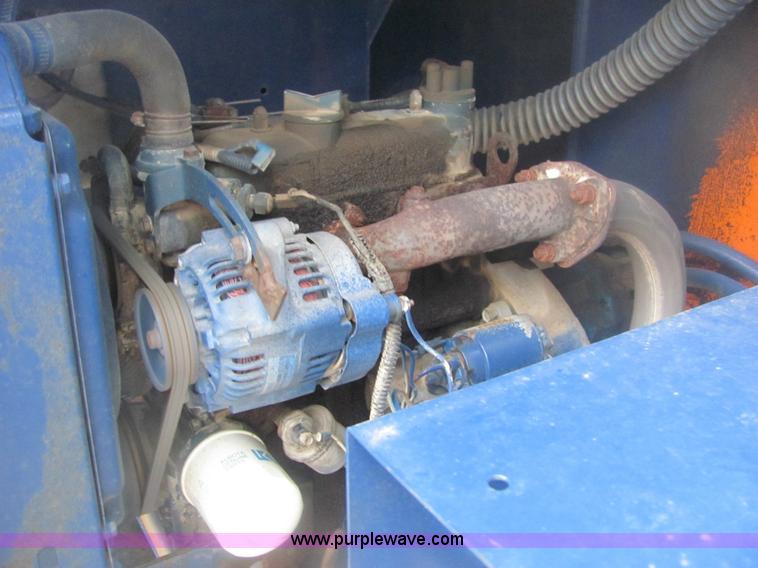 image for item 6956 1998 GMC C7500 bucket truck