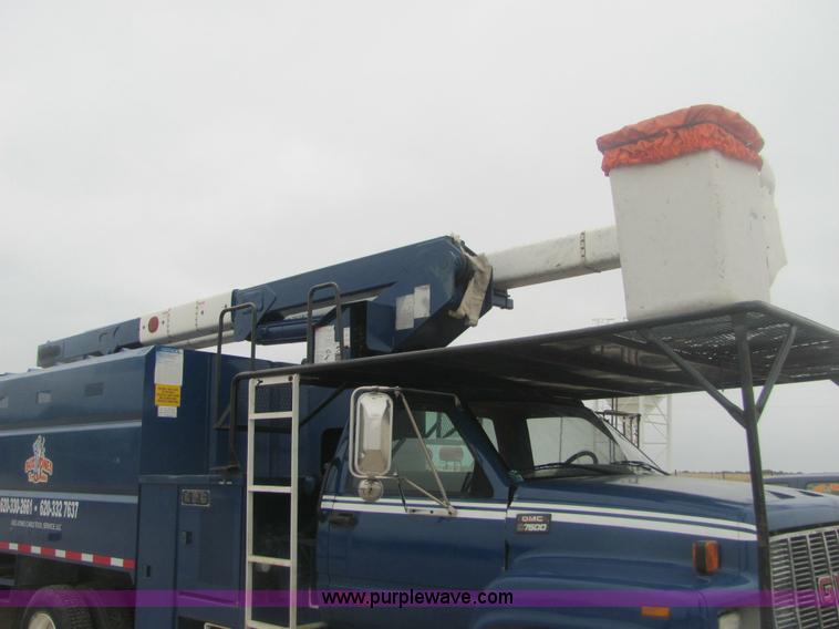 image for item 6956 1998 GMC C7500 bucket truck