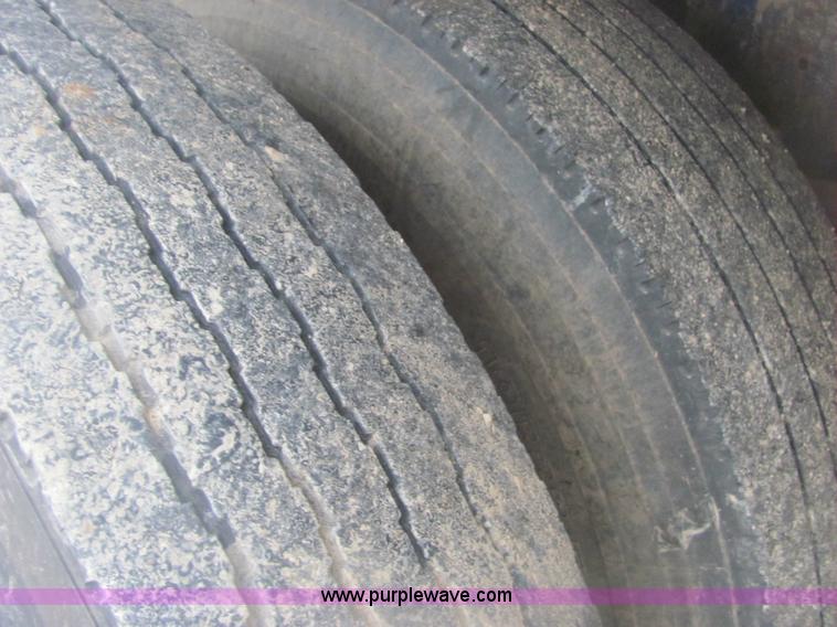 image for item 6956 1998 GMC C7500 bucket truck