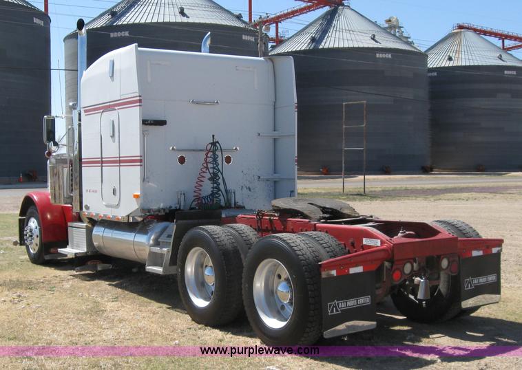 image for item 7001 1998 Peterbilt 379 semi truck
