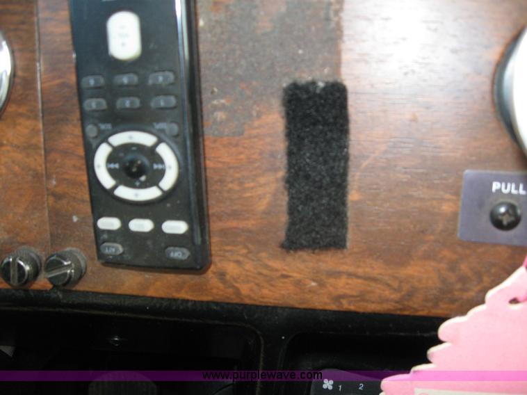 image for item 7001 1998 Peterbilt 379 semi truck