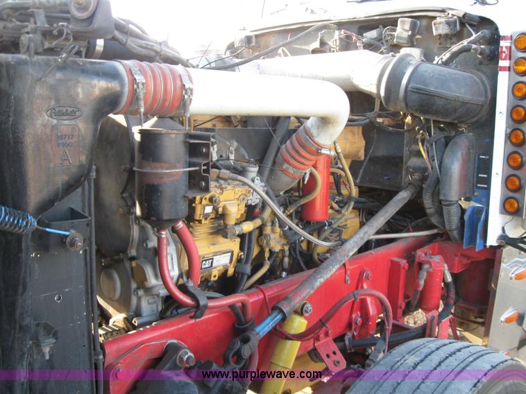 image for item 7001 1998 Peterbilt 379 semi truck