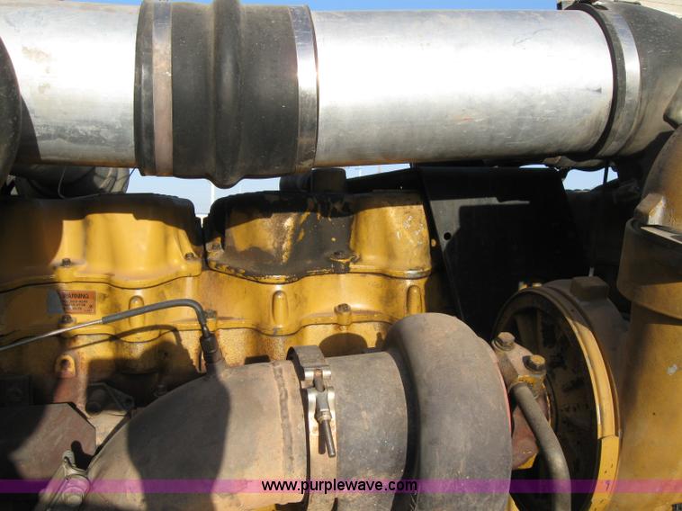 image for item 7001 1998 Peterbilt 379 semi truck