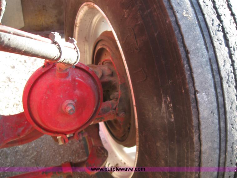 image for item 7001 1998 Peterbilt 379 semi truck