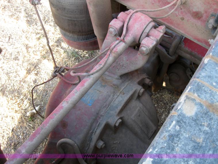 image for item 7001 1998 Peterbilt 379 semi truck