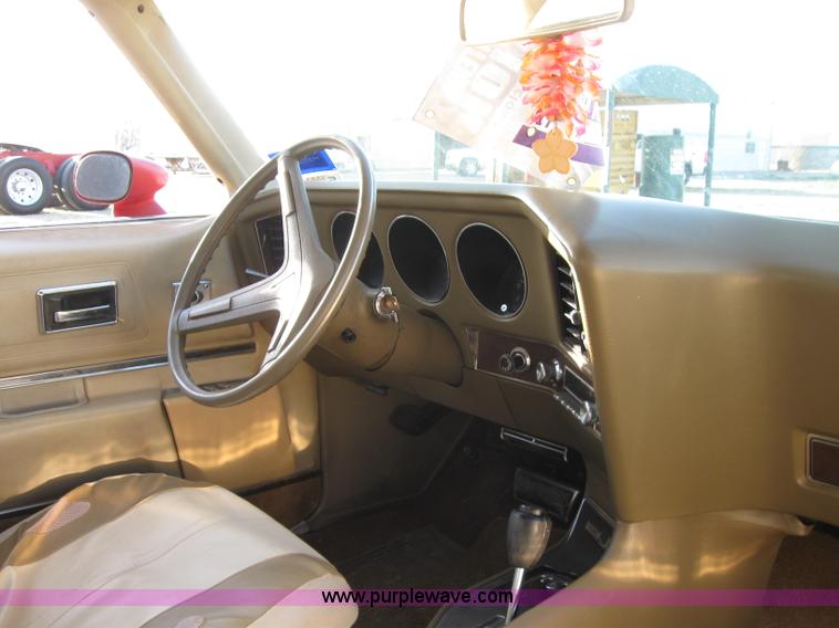 image for item 7002 1971 Pontiac Grand Prix