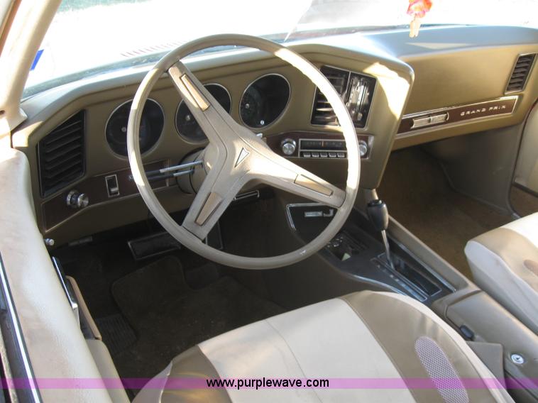 image for item 7002 1971 Pontiac Grand Prix