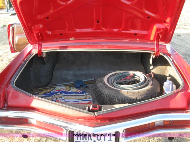 image for item 7002 1971 Pontiac Grand Prix