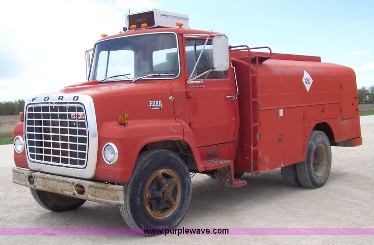 image for item 7414 1979 Ford L7000 fuel truck