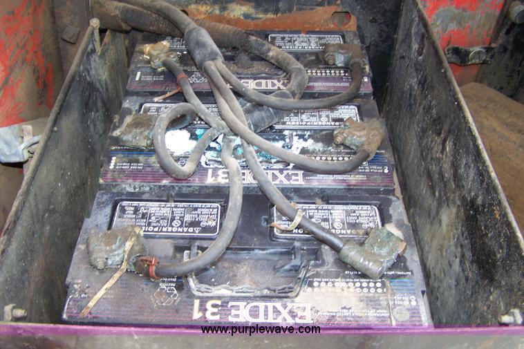 image for item 7414 1979 Ford L7000 fuel truck