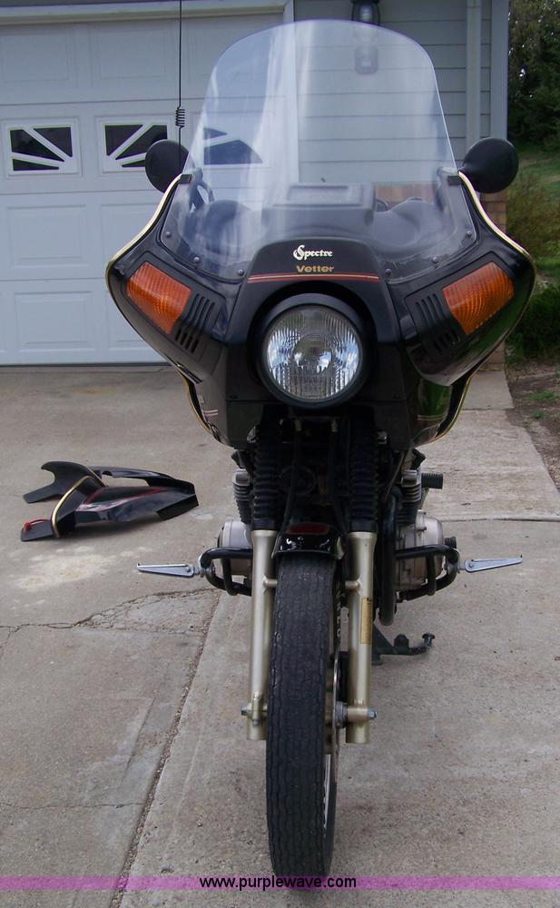 image for item 7421 1982 Kawasaki KZ 750 motorcycle