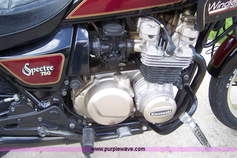 image for item 7421 1982 Kawasaki KZ 750 motorcycle
