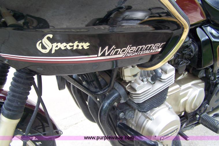 image for item 7421 1982 Kawasaki KZ 750 motorcycle