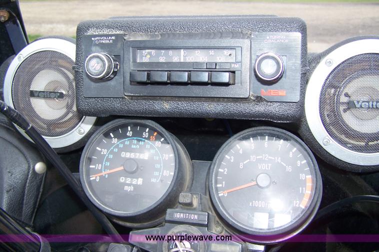 image for item 7421 1982 Kawasaki KZ 750 motorcycle