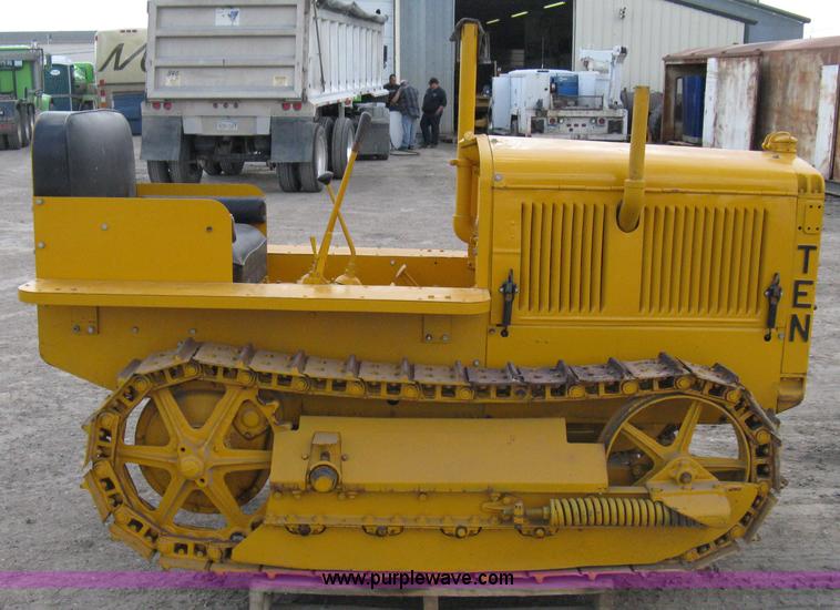image for item 8050 Caterpillar TEN track crawler