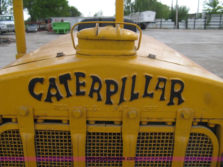 image for item 8050 Caterpillar TEN track crawler