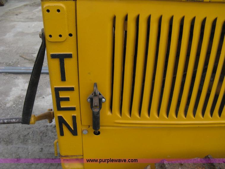 image for item 8050 Caterpillar TEN track crawler