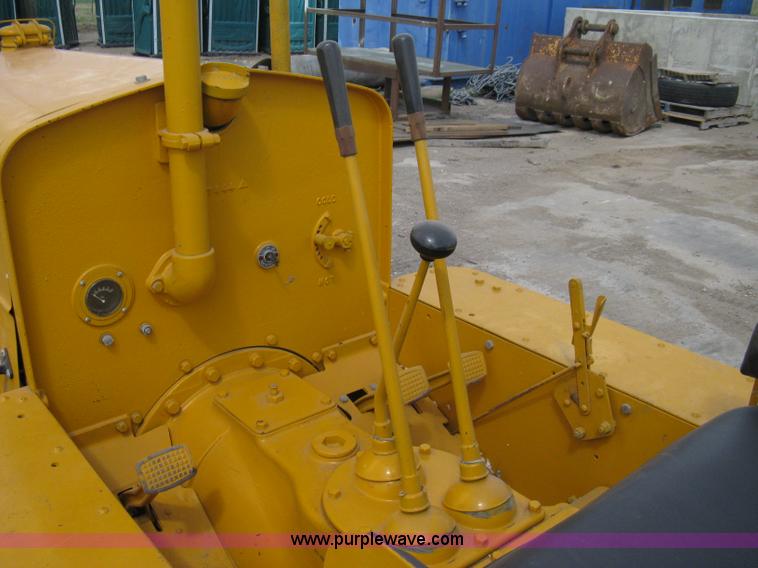 image for item 8050 Caterpillar TEN track crawler