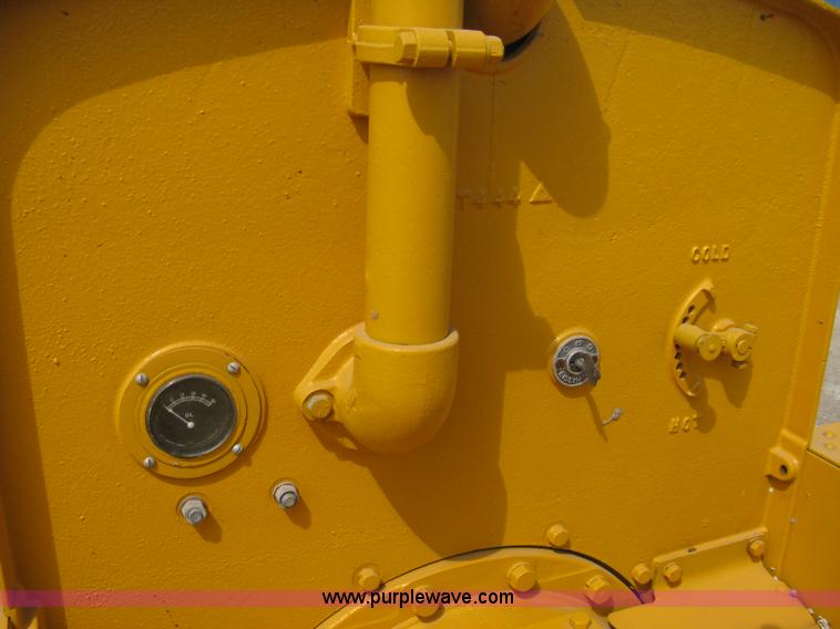 image for item 8050 Caterpillar TEN track crawler