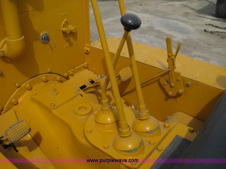 image for item 8050 Caterpillar TEN track crawler