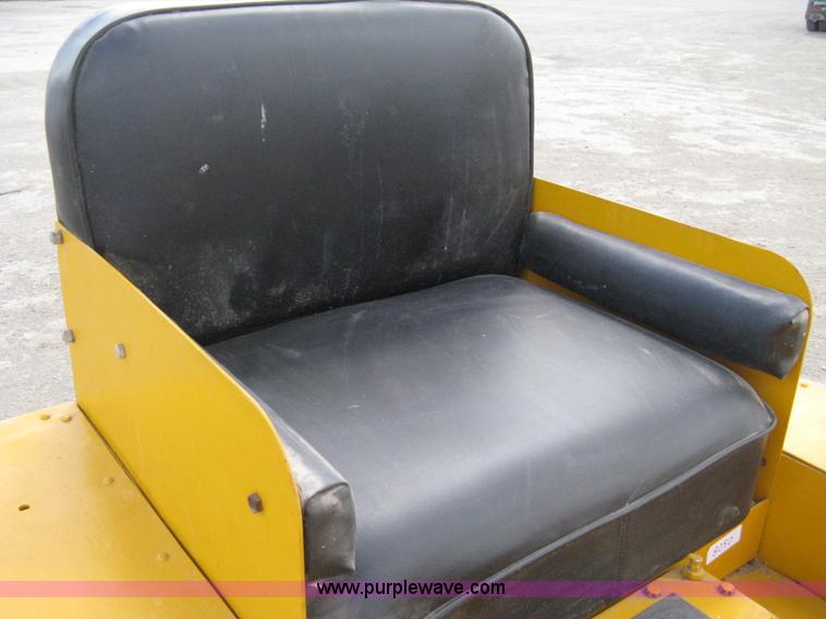 image for item 8050 Caterpillar TEN track crawler