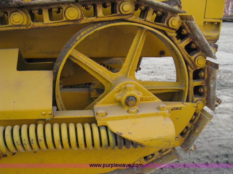 image for item 8050 Caterpillar TEN track crawler
