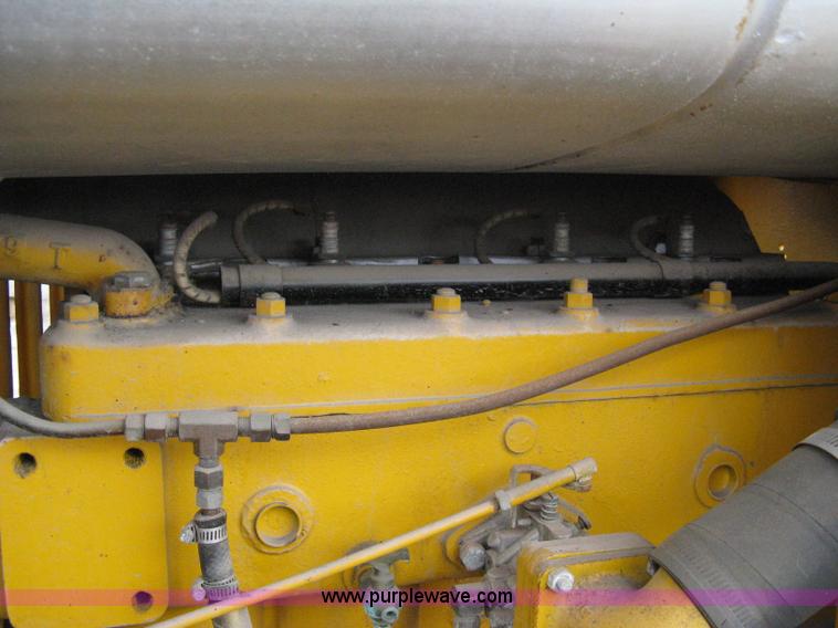 image for item 8050 Caterpillar TEN track crawler