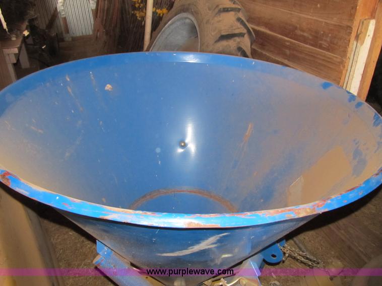 image for item 1239 Spin Spreader